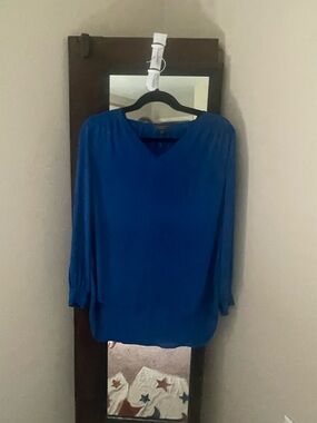 The Limited Royal Blue V-Neck Long Sleeve Blouse. Medium